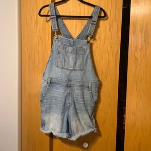 Gap overalls shorts